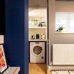 Pristine Apartment - Minutes From Angel Tube St